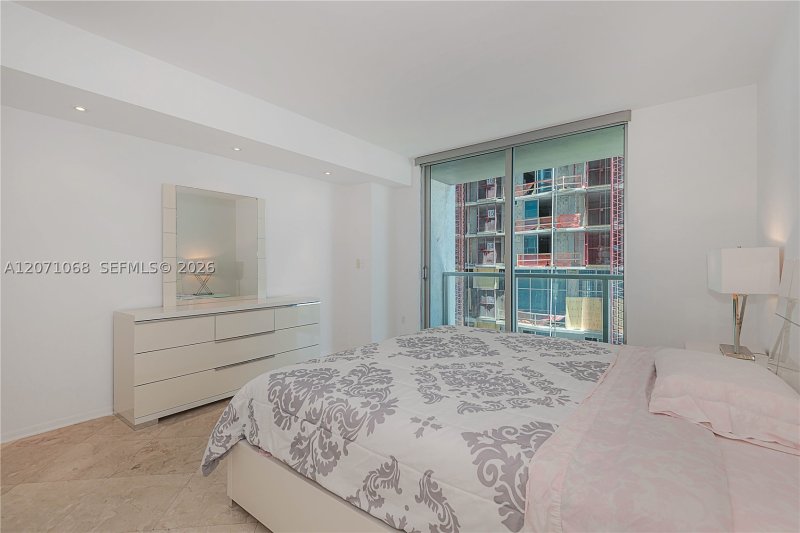 Apartment for rent at 500 Brickell West Tower 1507