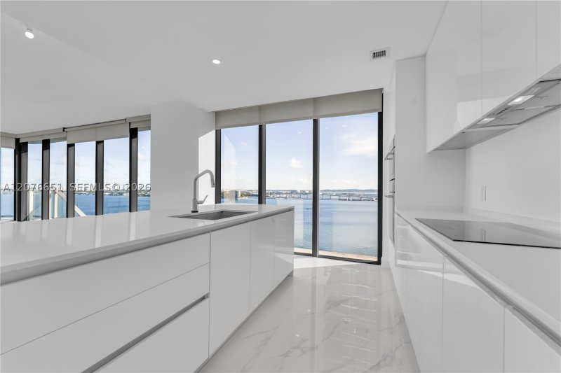 Comprar apartamento en Aria Reserve Miami 1407