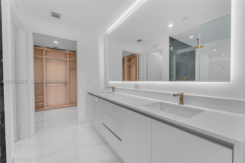Comprar apartamento en Aria Reserve Miami 1407
