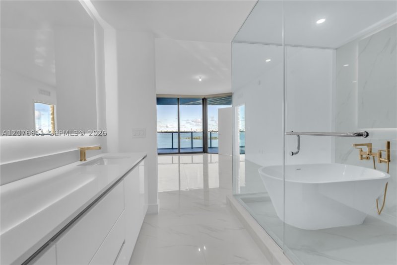 Comprar apartamento en Aria Reserve Miami 1407