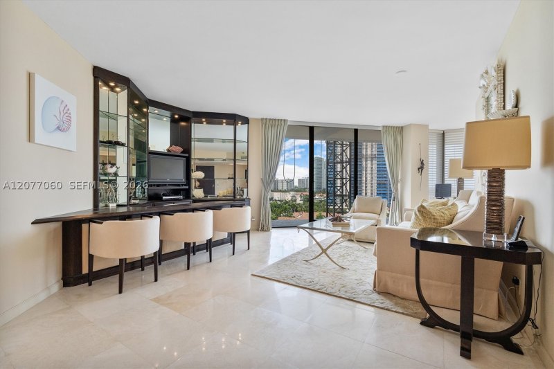 Condo for sale at Turnberry Towers 8B