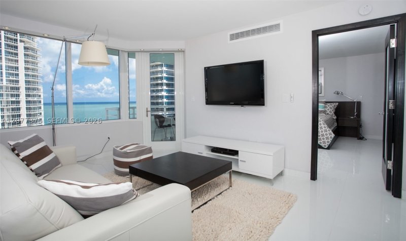 Aluguel de apartamento no South Pointe Tower 1906