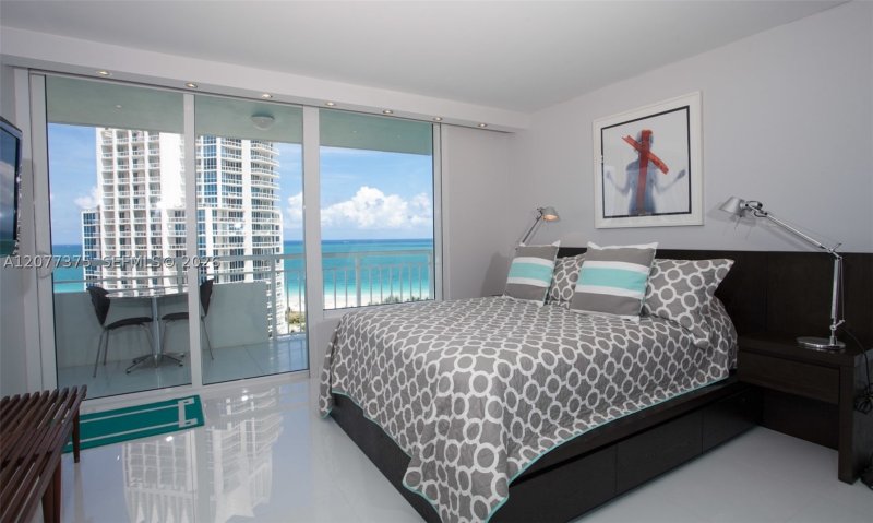 Aluguel de apartamento no South Pointe Tower 1906