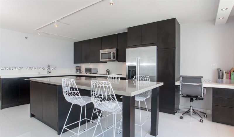 Aluguel de apartamento no South Pointe Tower 1906