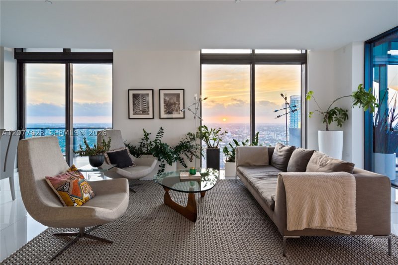 Aluguel de apartamento no Brickell City Centre Rise 4203
