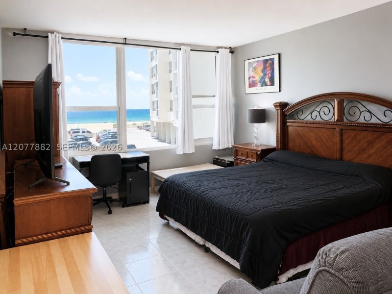 Apartment for rent at Alexander Towers 206