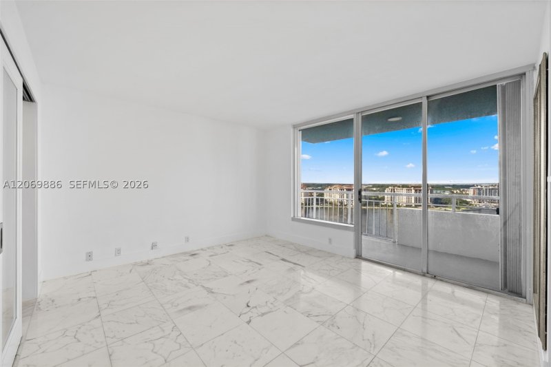 Condo for sale at South Pointe Tower 1905