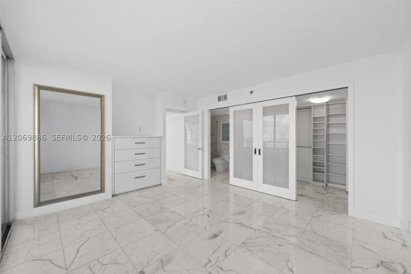 Condo for sale at South Pointe Tower 1905