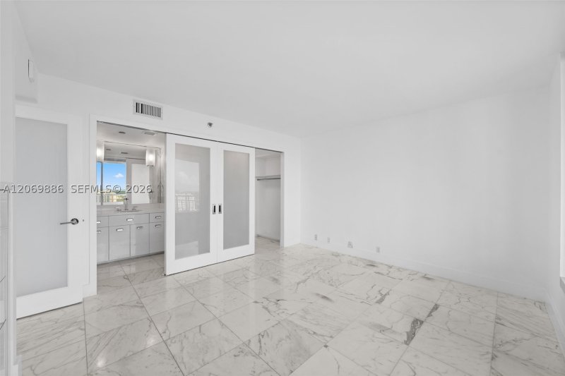 Condo for sale at South Pointe Tower 1905