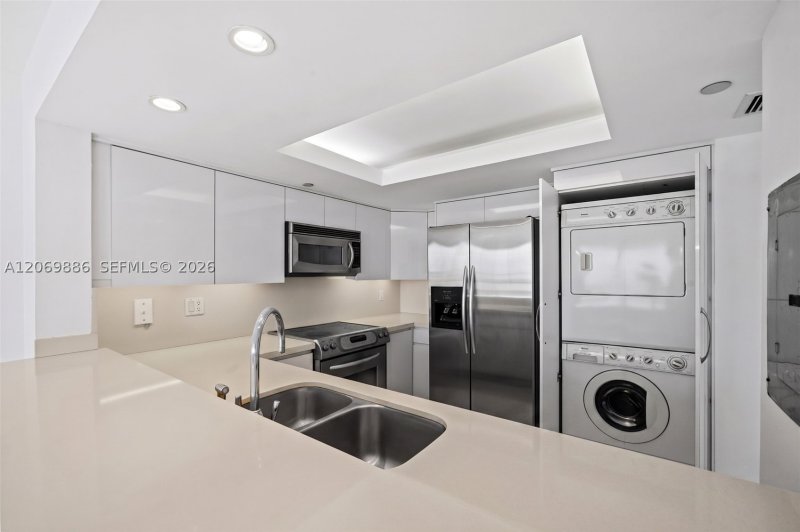 Condo for sale at South Pointe Tower 1905
