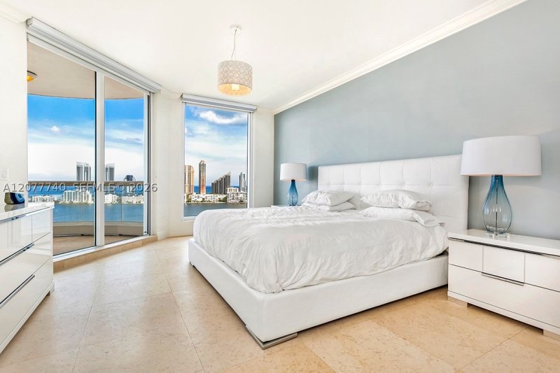 Condo for sale at Bella Mare 2204