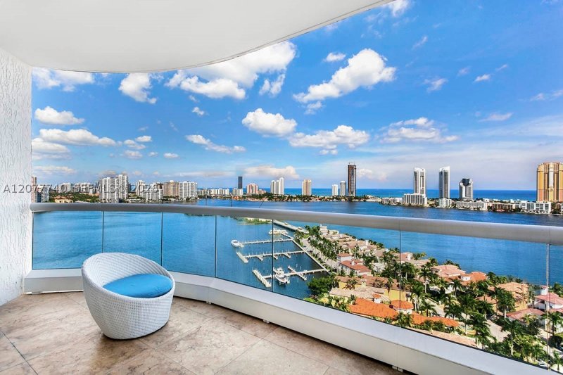 Condo for sale at Bella Mare 2204