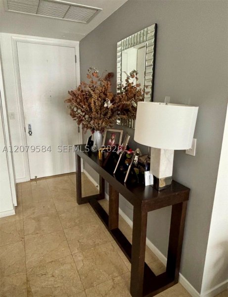 Aluguel de apartamento no Courts Brickell Key 2110