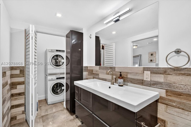 Comprar apartamento en Roney Palace 714