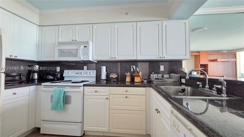 Alquiler de apartamento en The Wave Condo 809