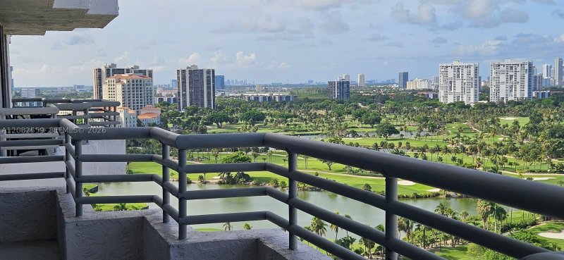 Apartment for rent at Parc Central Aventura LP08