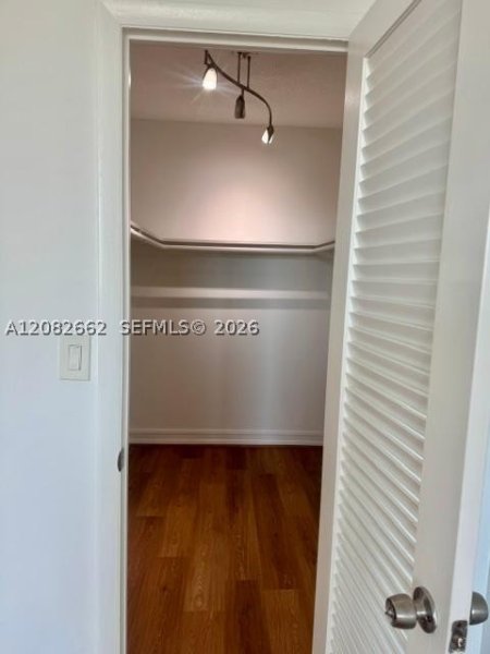 Alquiler de apartamento en Island Place At North Bay 4M