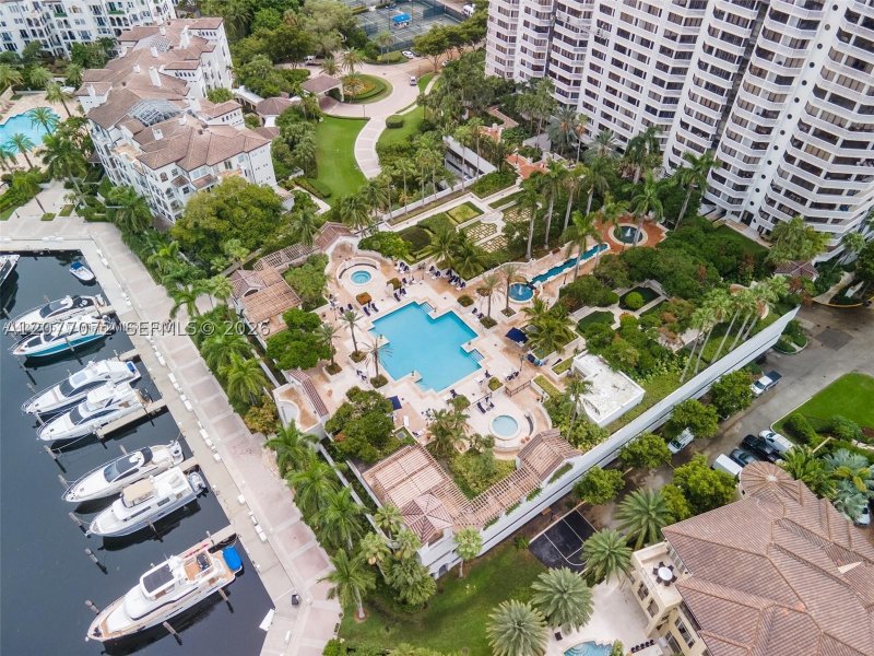 Condo for sale at 2000 Williams Island 908