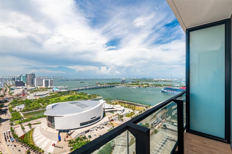 Comprar apartamento en The Elser Hotel and Residences 3104