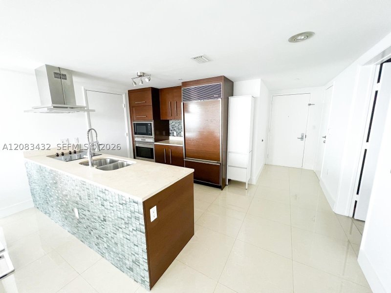Apartment for rent at Icon Brickell Tower II 2611