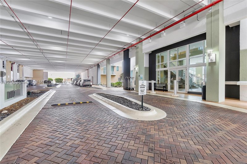 Comprar apartamento en Duo Condo 1403E