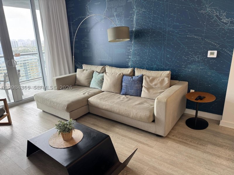 Comprar apartamento no Beachwalk R2105