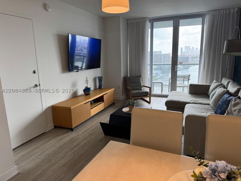 Comprar apartamento no Beachwalk R2105