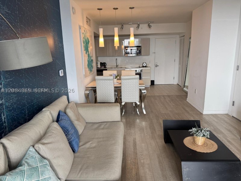 Comprar apartamento no Beachwalk R2105