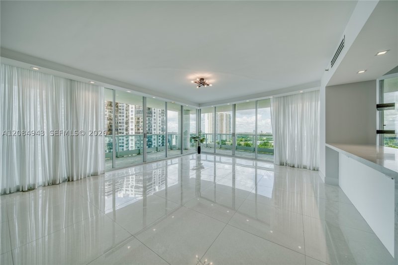 Comprar apartamento en Bristol Tower 1605