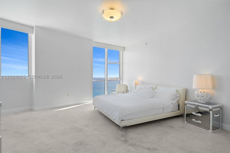 Condo for sale at Trump Royale 4709