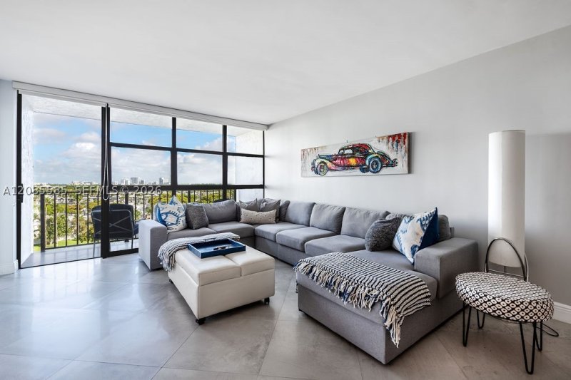 Comprar apartamento en Towers of Oceanview South 829