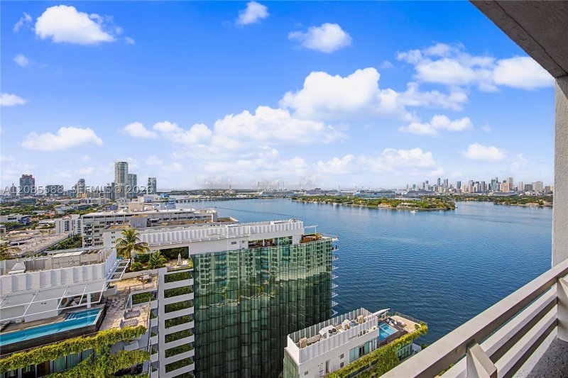 Comprar apartamento en Waverly 2412