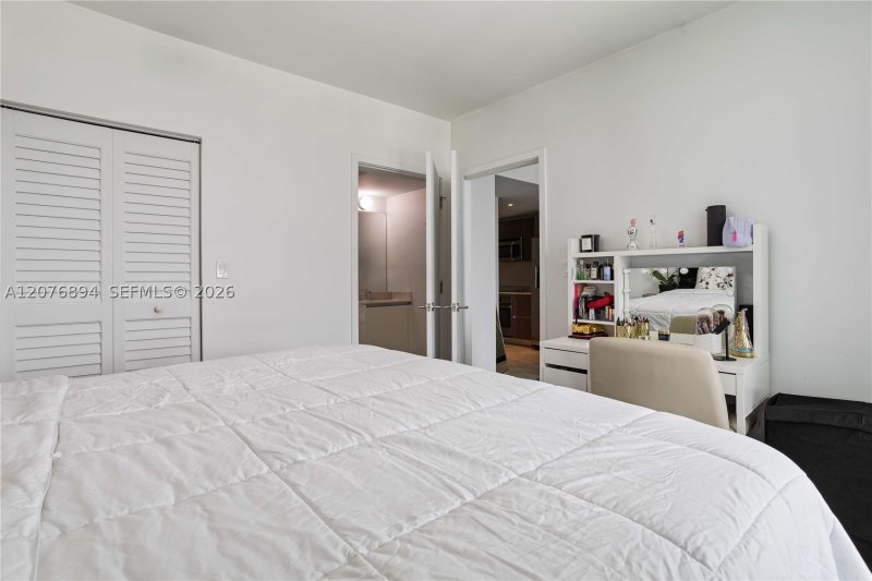 Apartment for rent at Le Parc at Brickell 704