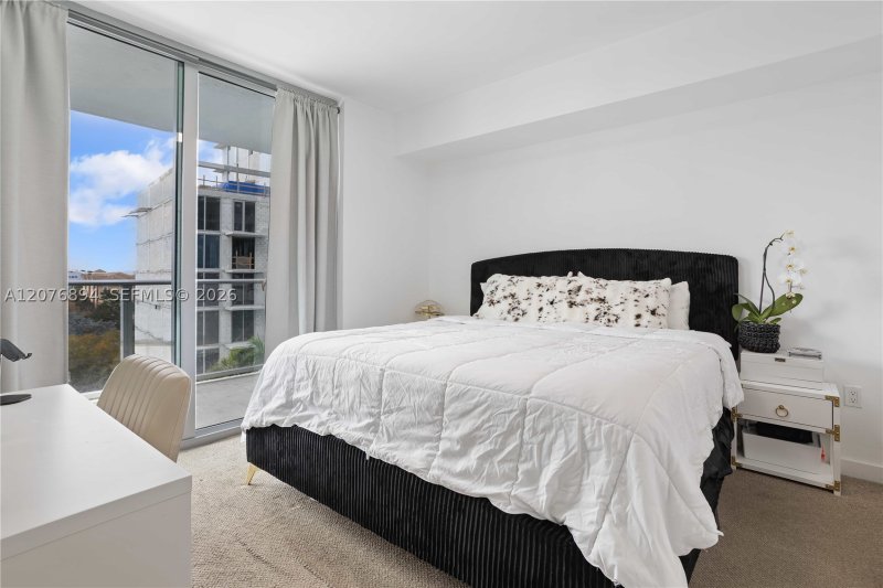 Apartment for rent at Le Parc at Brickell 704