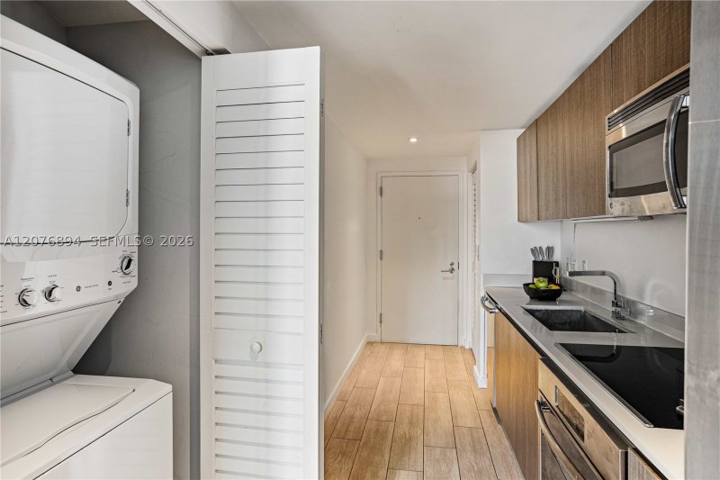 Apartment for rent at Le Parc at Brickell 704