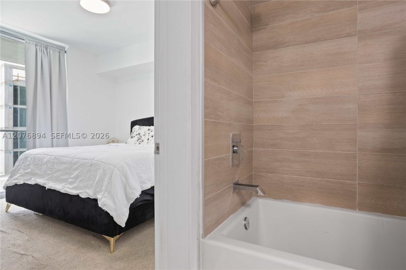 Apartment for rent at Le Parc at Brickell 704