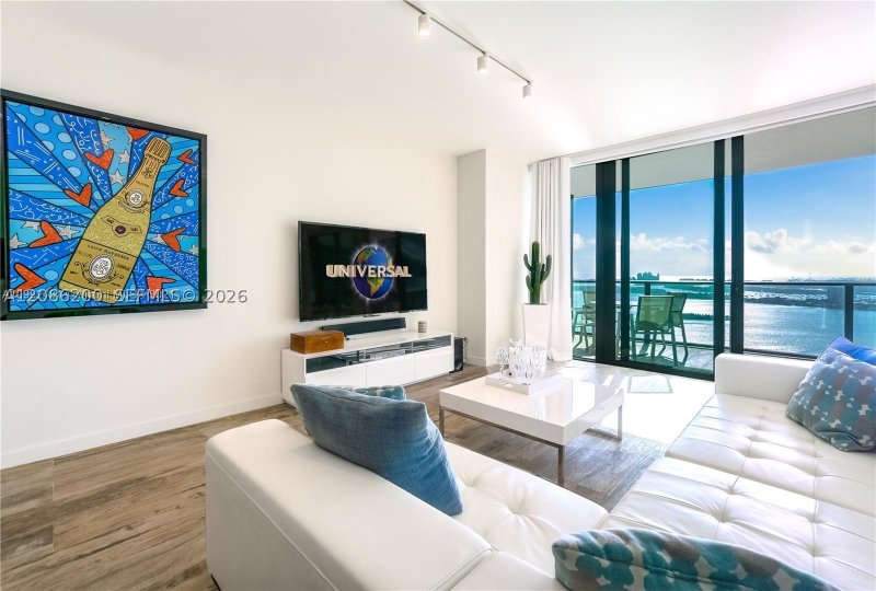 Apartment for rent at Paraiso Bay Miami 4402