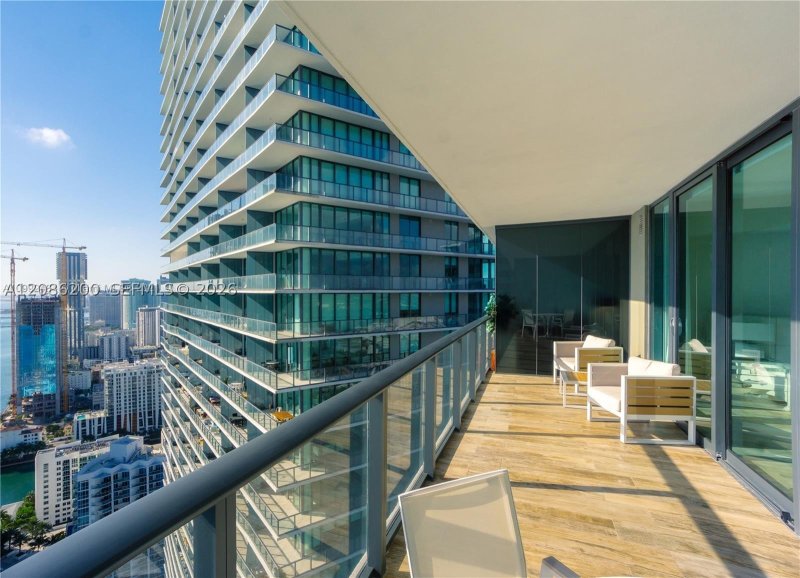Apartment for rent at Paraiso Bay Miami 4402