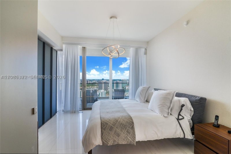 Alquiler de apartamento en Residences by Armani / Casa 3102