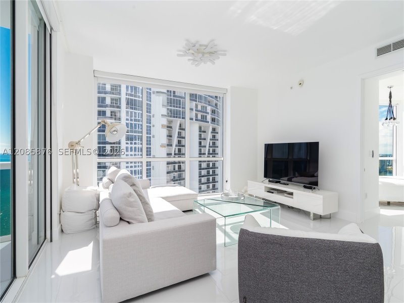 Alquiler de apartamento en Trump Royale 4709A