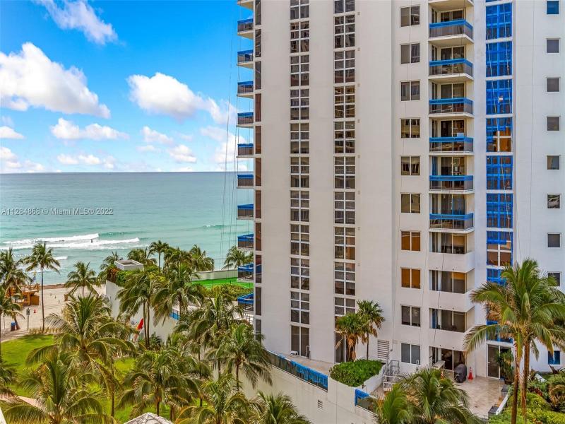Condo for sale at Aventura Beach Club 641