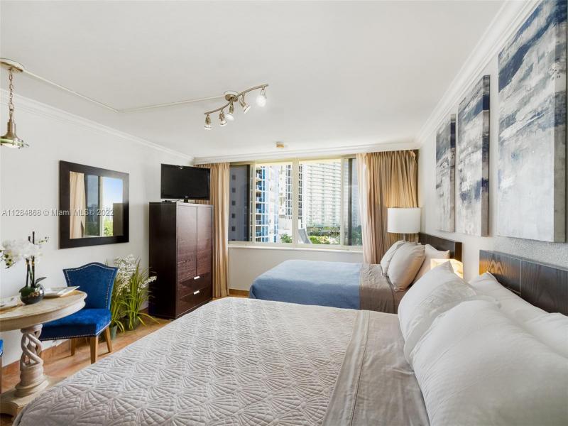 Condo for sale at Aventura Beach Club 641