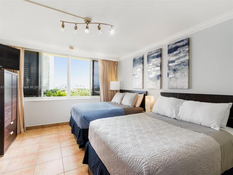Condo for sale at Aventura Beach Club 641