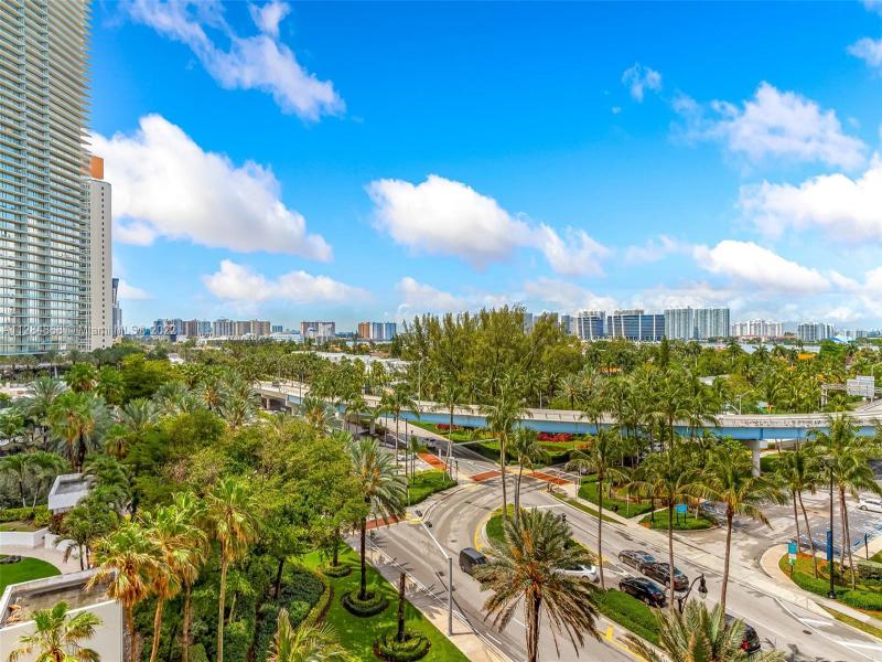Condo for sale at Aventura Beach Club 641