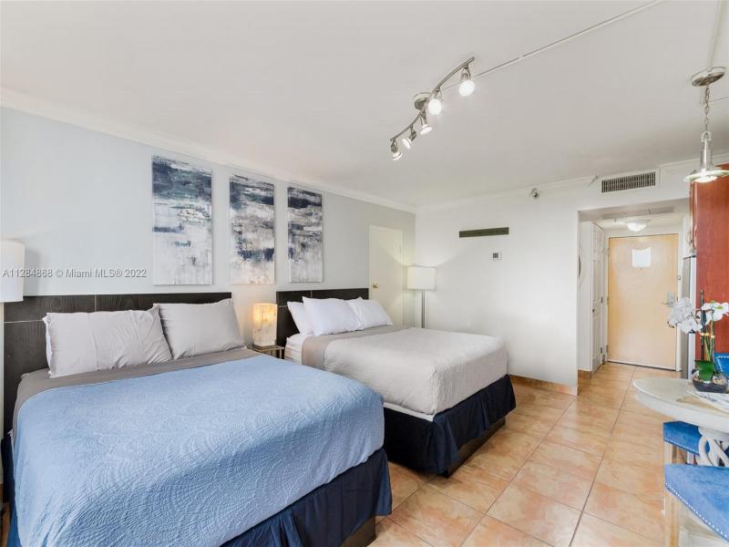 Condo for sale at Aventura Beach Club 641