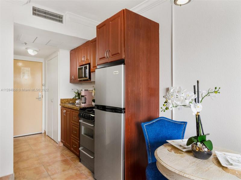 Condo for sale at Aventura Beach Club 641