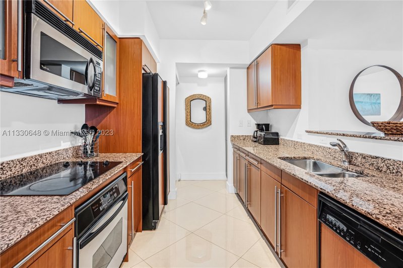 Apartment for rent at 2080 Ocean Drive 1507