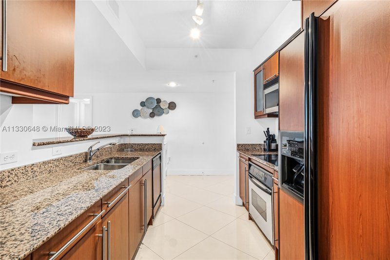 Apartment for rent at 2080 Ocean Drive 1507