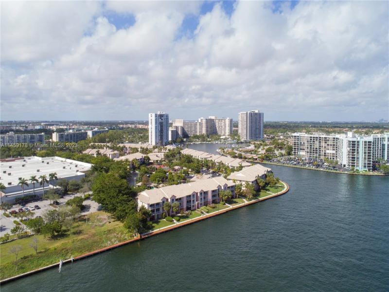 Condo for sale at Hyde Beach House R2206