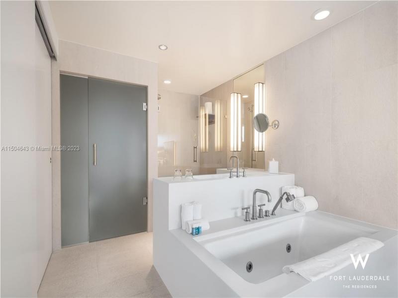 Condo for sale at W Residences Ft Lauderdale 1609